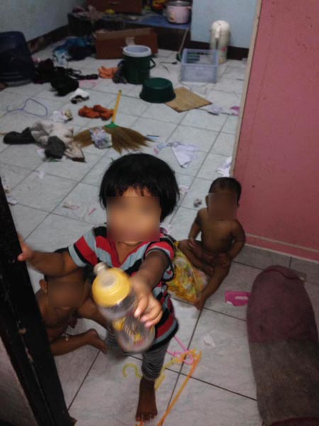 พ่อแม่ทิ้งลูก