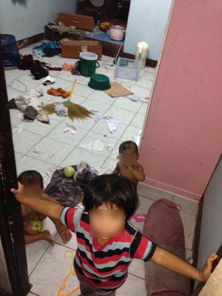 พ่อแม่ทิ้งลูก