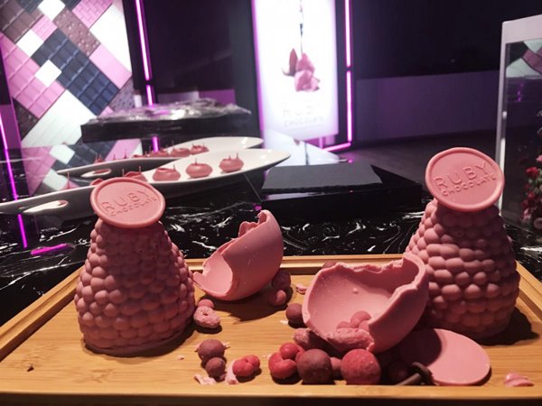 ช็อกโกแลตสีชมพู