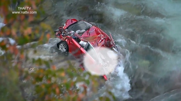 รถตกเหวที่สหรัฐ