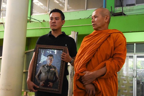 สล้าง บุนนาค