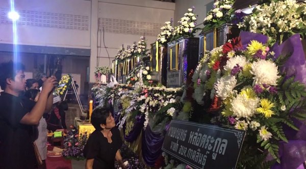 รถทัวร์เบรกแตก