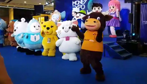 พี่มาสคอตกระทิงเต้นคุกกี้เสี่ยงทาย