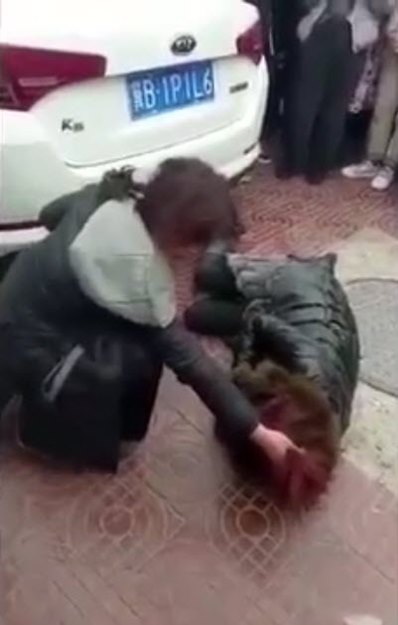 ตบประจานเมียน้อย