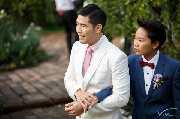 วู้ดดี้ จัดเซอร์ไพรส์งานแต่งให้คู่รักทอมกะเทย