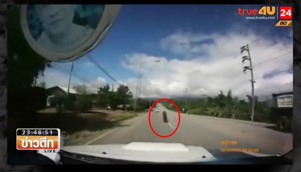 รถบรรทุกล้อหลุด