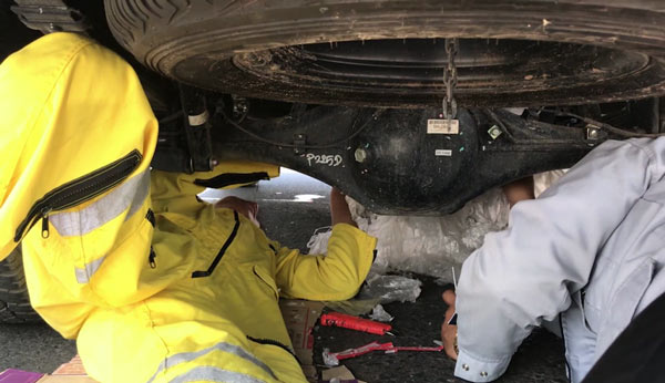 อุทาหรณ์ ขับรถคร่อมถุงพลาสติกตกบนถนน