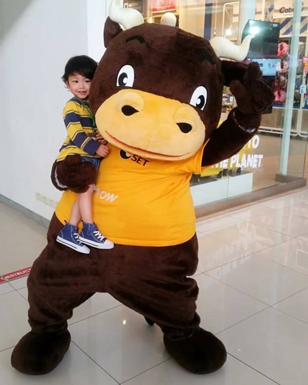 พี่มาสคอตกระทิงเต้นคุกกี้เสี่ยงทาย