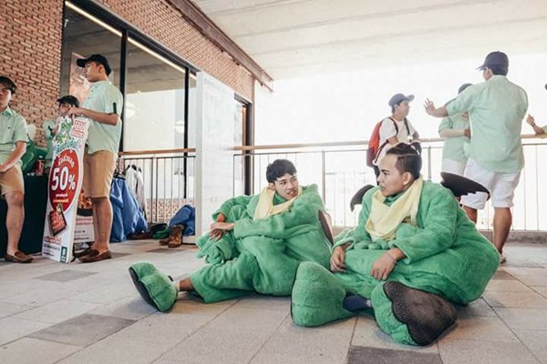 พี่มาสคอตกระทิงเต้นคุกกี้เสี่ยงทาย