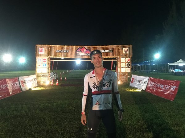 ธนาธร จึงรุ่งเรืองกิจ 