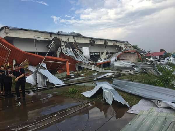 พายุฤดูร้อนถล่มสกลนคร