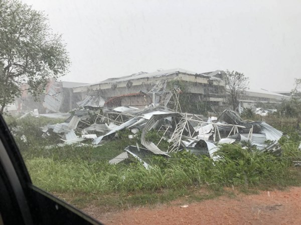 พายุฤดูร้อนถล่มสกลนคร