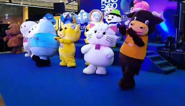 พี่มาสคอตกระทิงเต้นคุกกี้เสี่ยงทาย