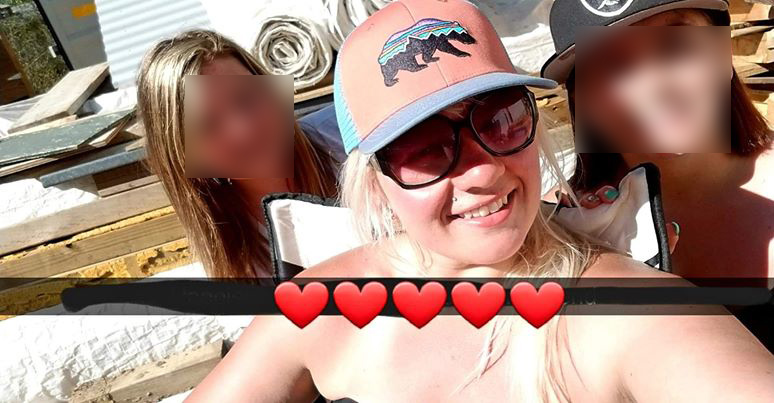 ถูกไล่ออกเพราะไม่ใส่ชั้นใน