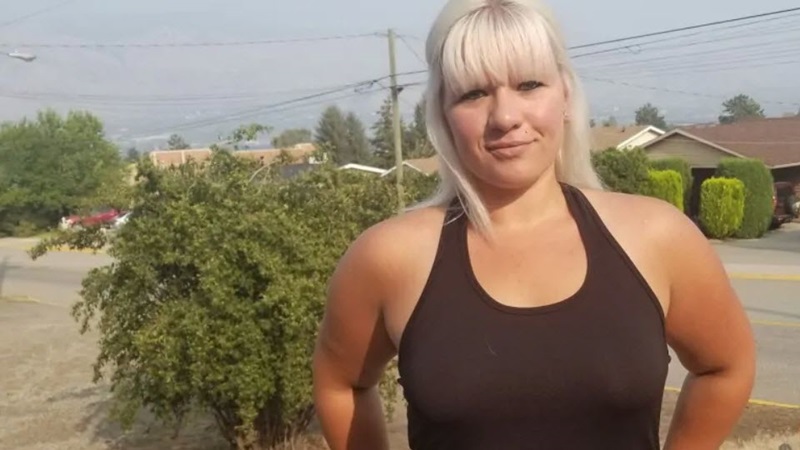 ถูกไล่ออกเพราะไม่ใส่ชั้นใน