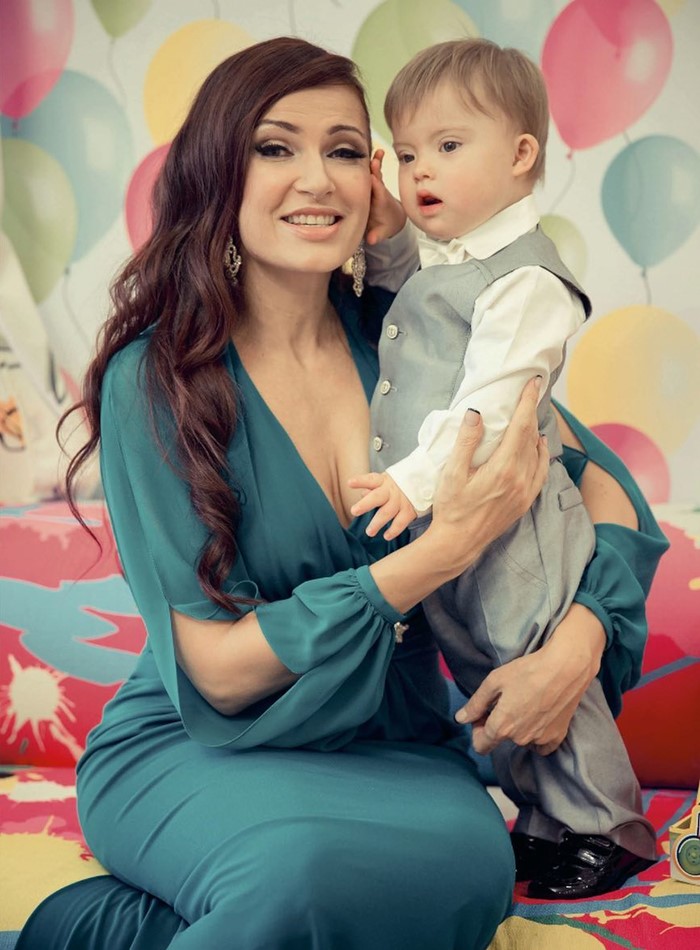 ดาราตบคนดูกลางห้องส่ง