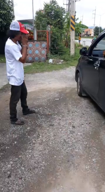 หนุ่มเดินเท้าจากใต้ไปดอยอินทนนท์