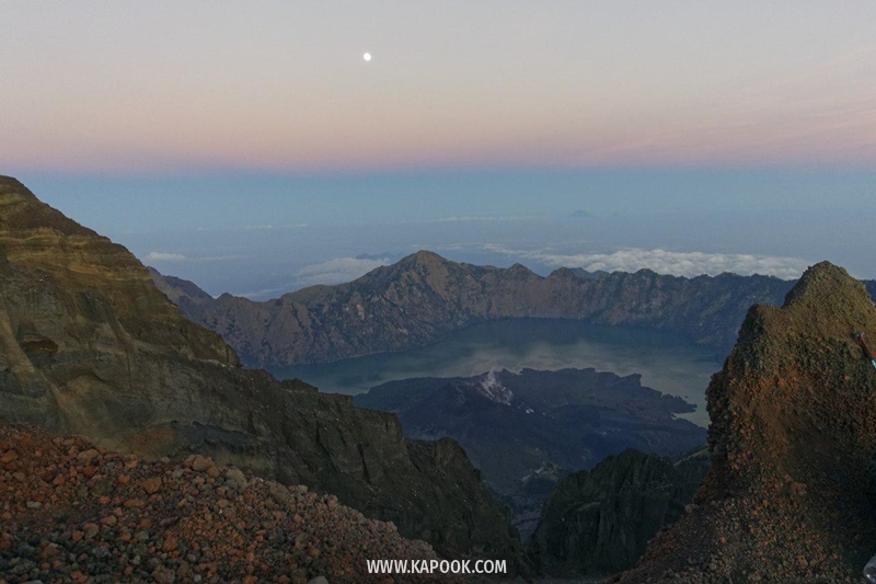 แผ่นดินไหวอินโดนีเซีย ภูเขาไฟรินจานี