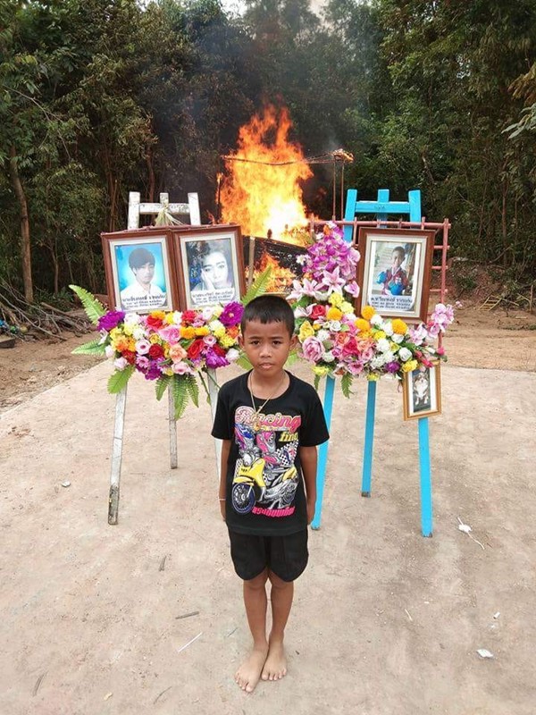 กระบะชนมอเตอร์ไซค์