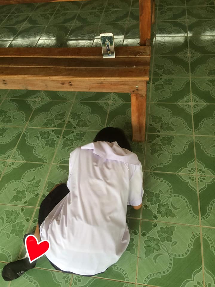 เด็กถูกแม่ทิ้ง