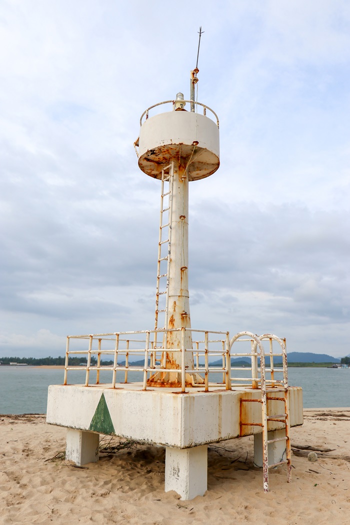 สึนามิไทย