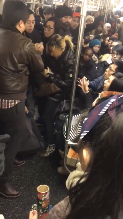 ทำร้ายร่างกาย