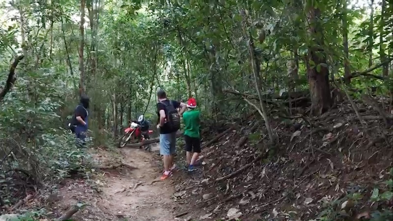 แก๊งวิบาก ขี่มอเตอร์ไซค์บุกเส้นทางธรรมชาติดอยสุเทพ 