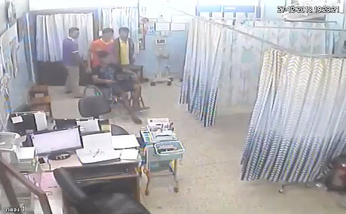 ต่อยกระจกห้องฉุกเฉิน