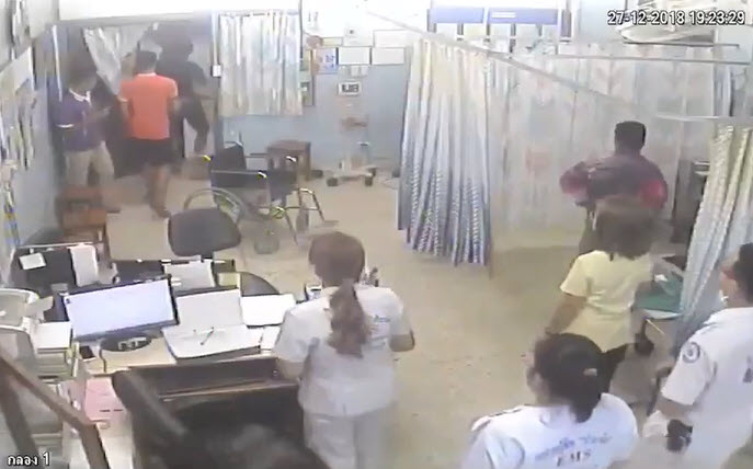 ต่อยกระจกห้องฉุกเฉิน