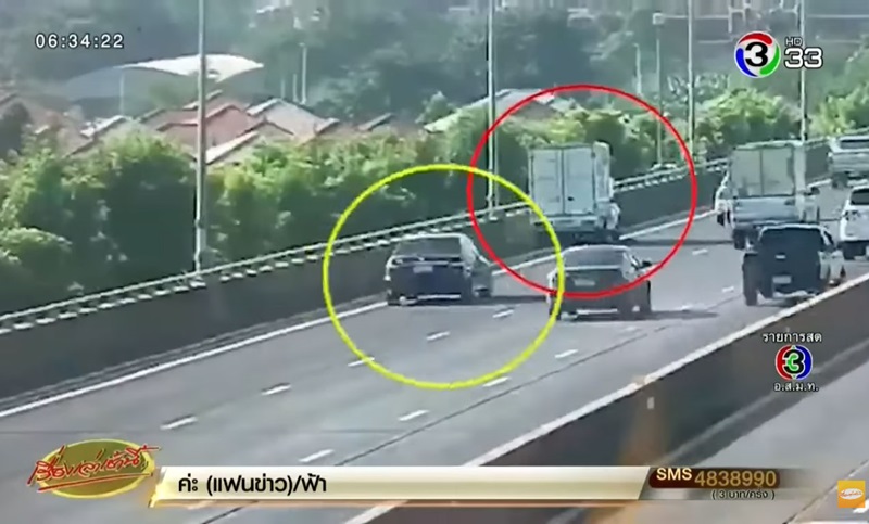 เบนซ์ชนคนตกทางด่วน