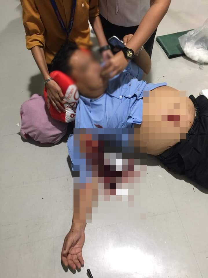 เดินชนกระจก