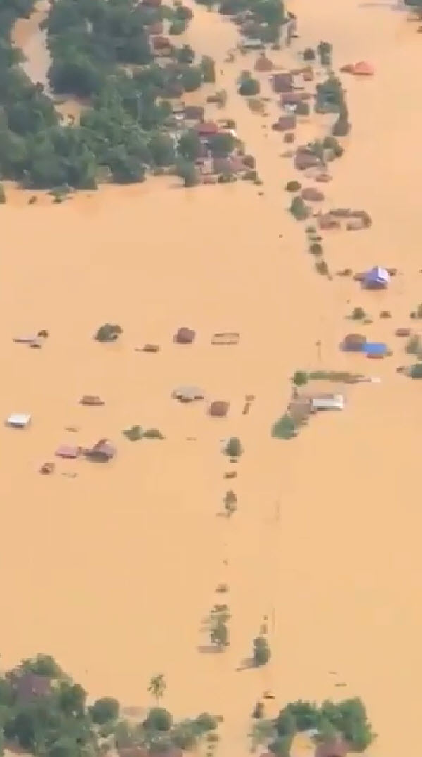 เขื่อนแตกที่ลาว