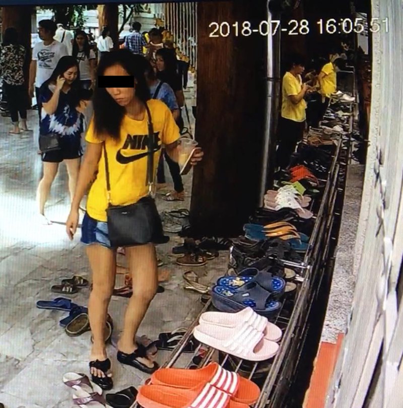 ขโมยรองเท้าในวัด