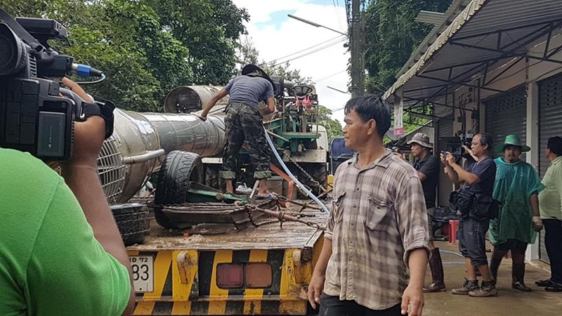 ทีมสูบน้ำถ้ำหลวง