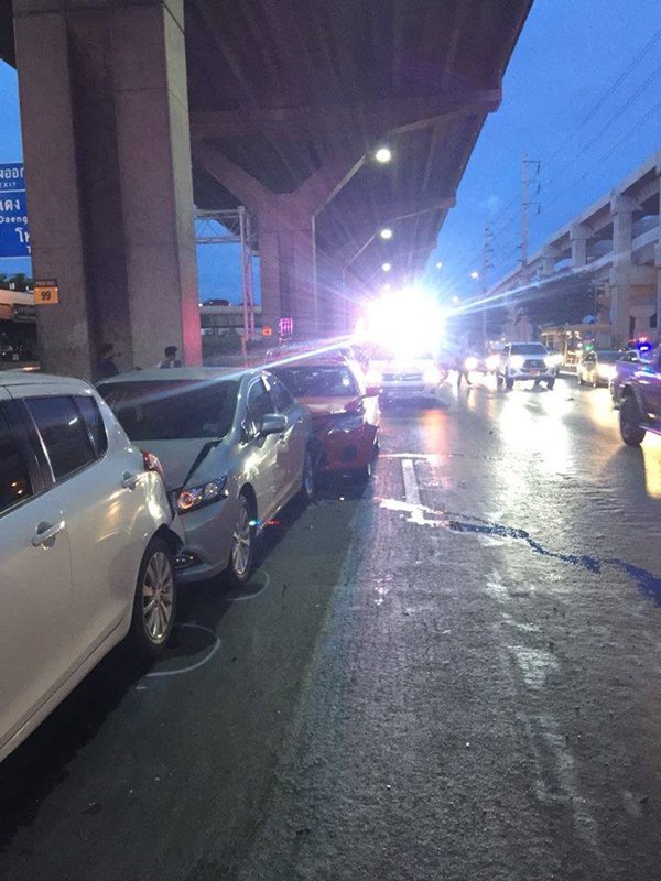 รถชน 8 คัน