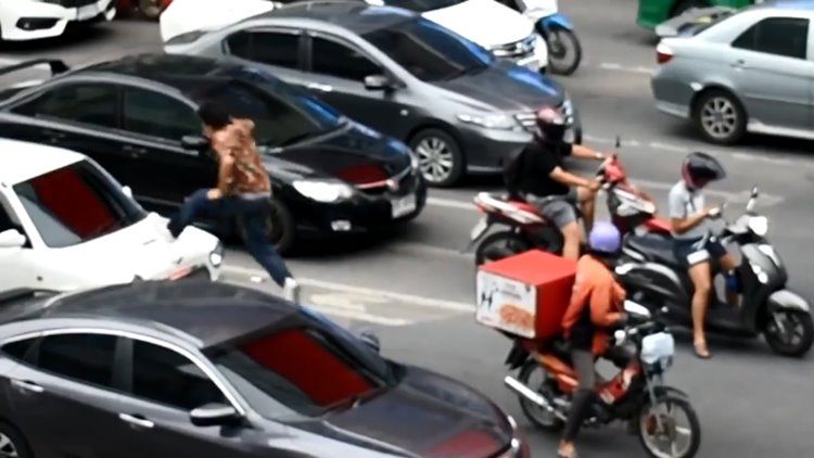 คลิปฟรีรันนิ่ง