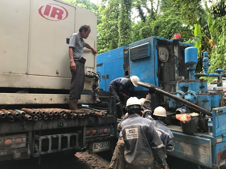 เด็กติดถ้ำหลวง