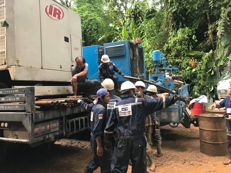 เด็กติดถ้ำหลวง