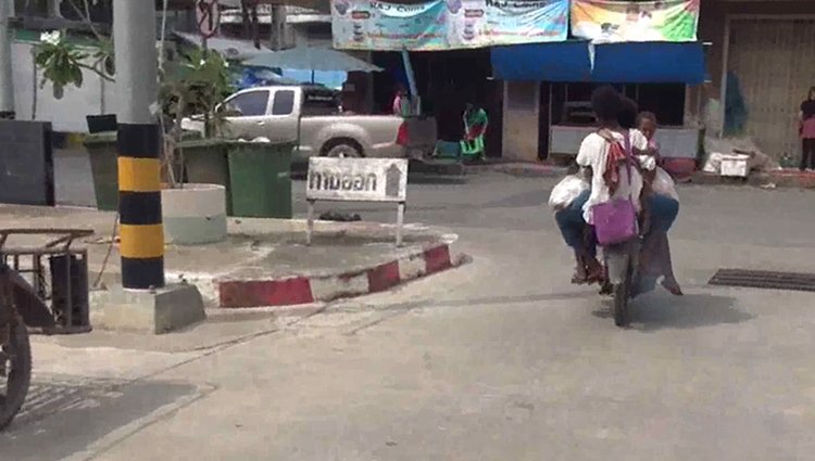 ครอบครัวซาไกซ้อน 8 มาตลาด