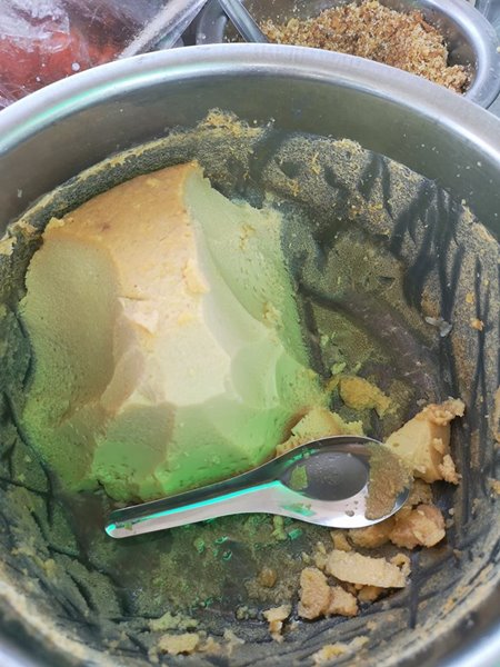 ยายขายขนมสู้ชีวิต