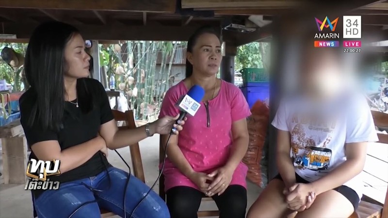 รุ่นพี่กะเทยรุมตบรุ่นน้อง