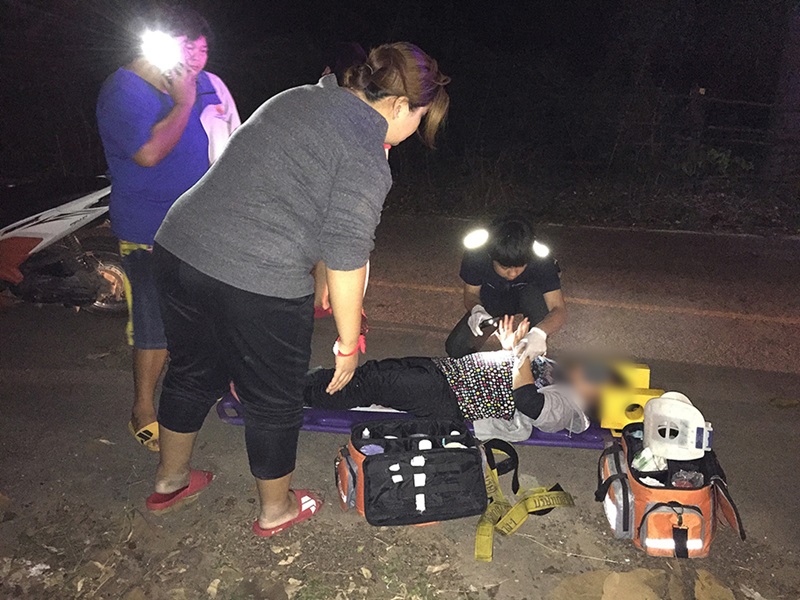 รถกระบะแหกโค้ง