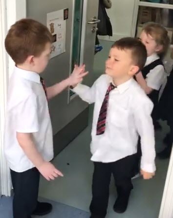 การทักทายสร้างมิตรภาพ