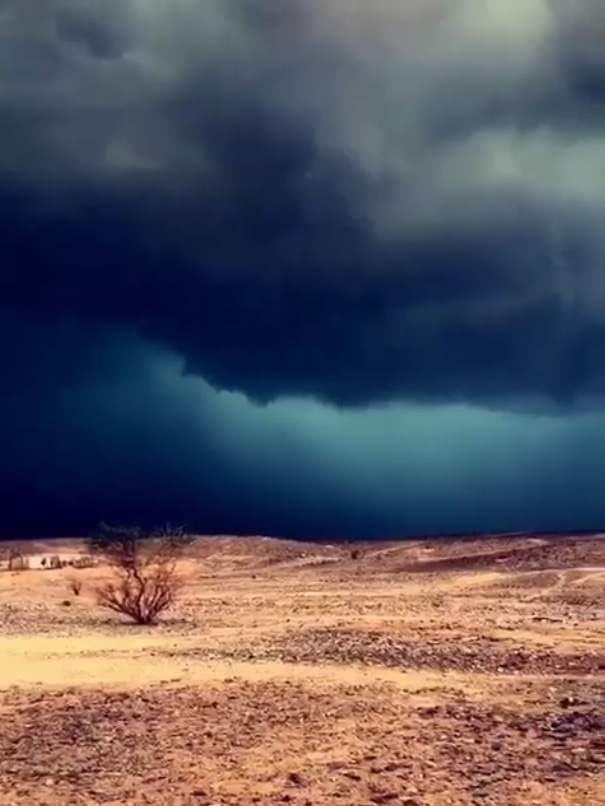 น้ำท่วมทะเลทรายซาอุดีอาระเบีย