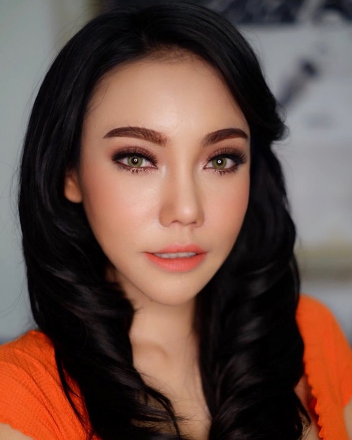 เอ็มมี่ อมลวรรณ