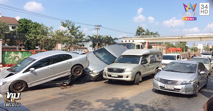 สิบล้อชนท้ายรถติดไฟแดง8คันรวด