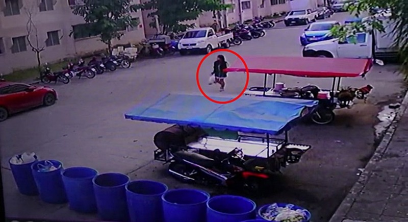 แม่ทิ้งลูก