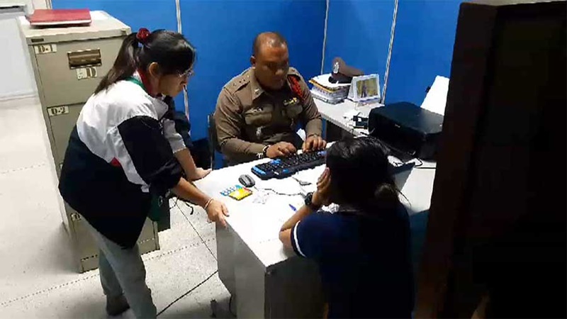 แม่ทิ้งลูก