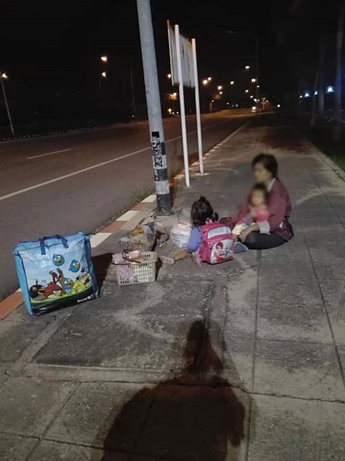 รถทัวร์ทิ้งผู้โดยสาร