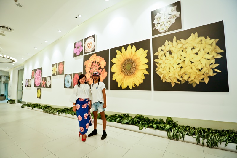 the wOrlds iconic masterpiece Of art at centralwOrld